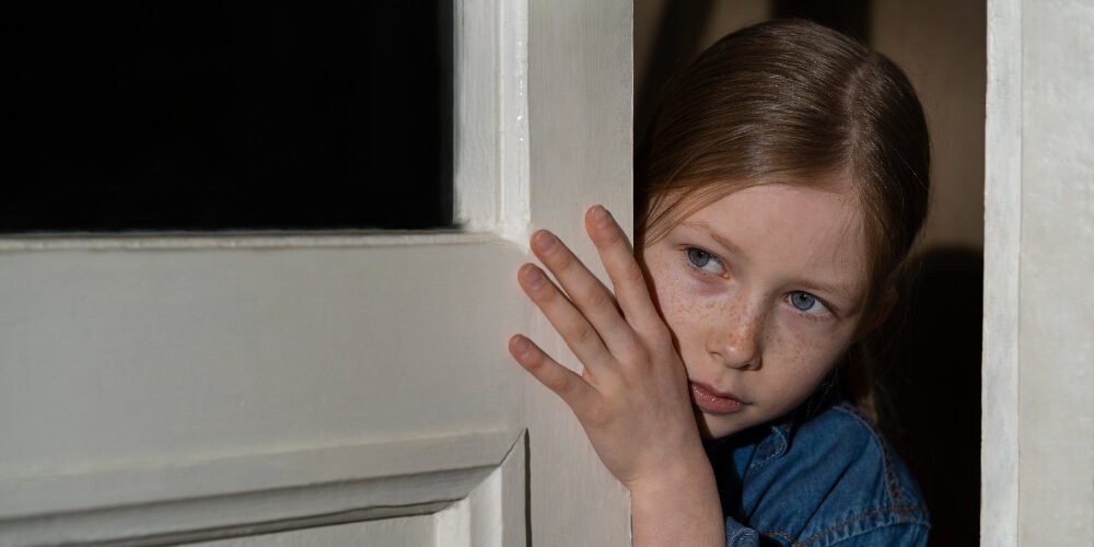 كيف تتعامل مع قلق الانفصال عند الأطفال
